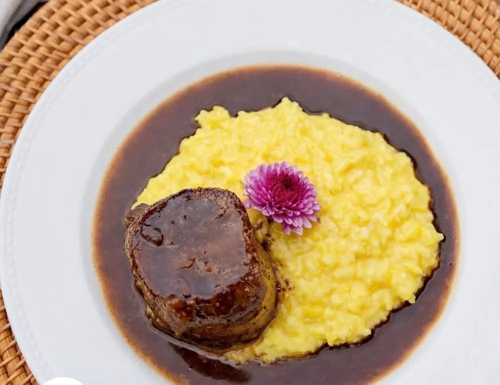 Filé mignon com risoto empratado